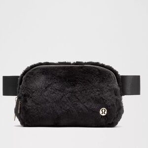 NWT Lululemon Everywhere Belt Bag Black Fleece with Gold Hardware 1L